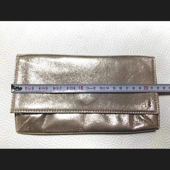 Victoria’s Secret shiny gold tone color glittering make-up bag cosmetic bag - Picture 6 of 6